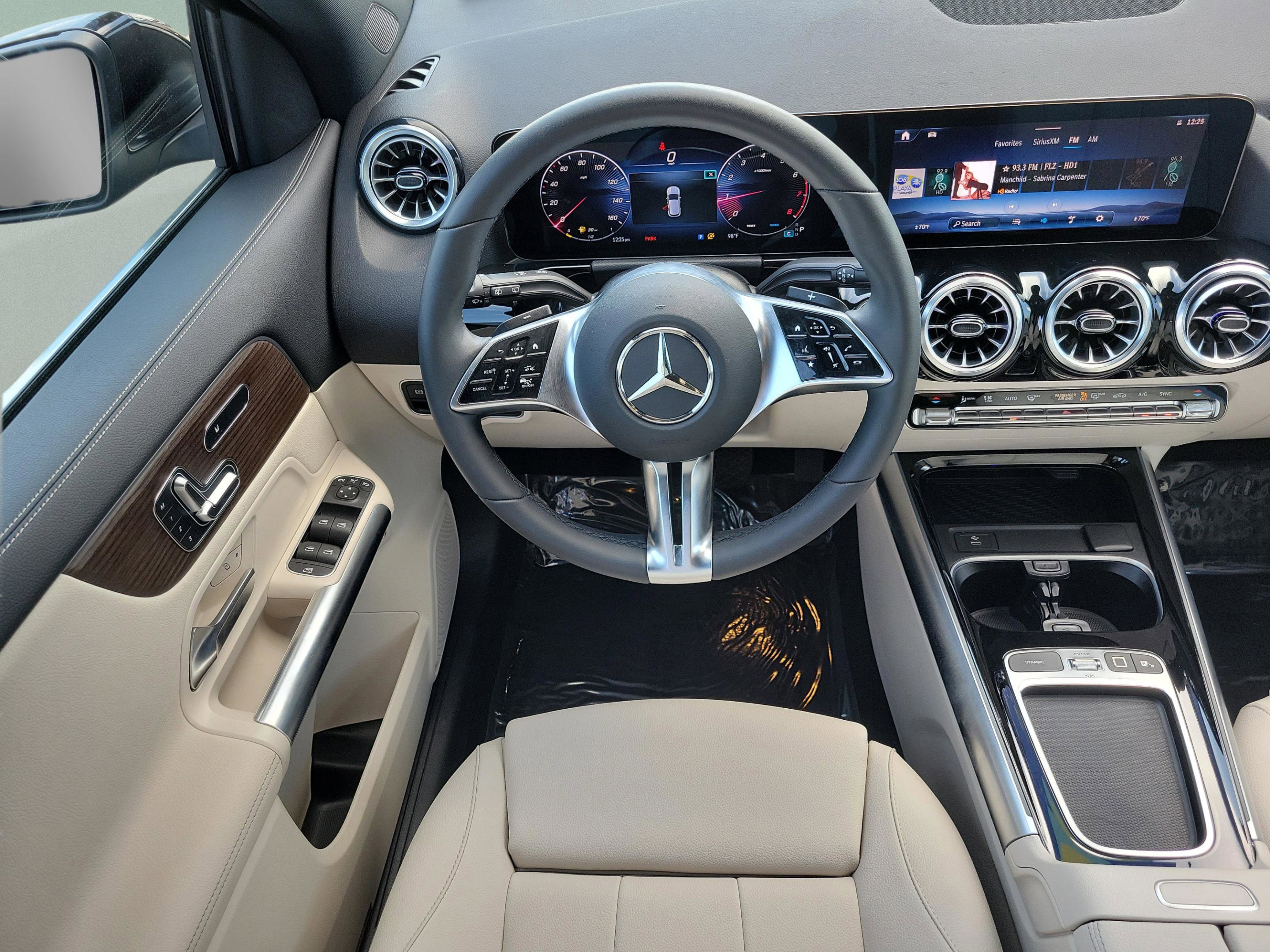 Certified 2025 Mercedes-Benz GLA 250 4MATIC image 18