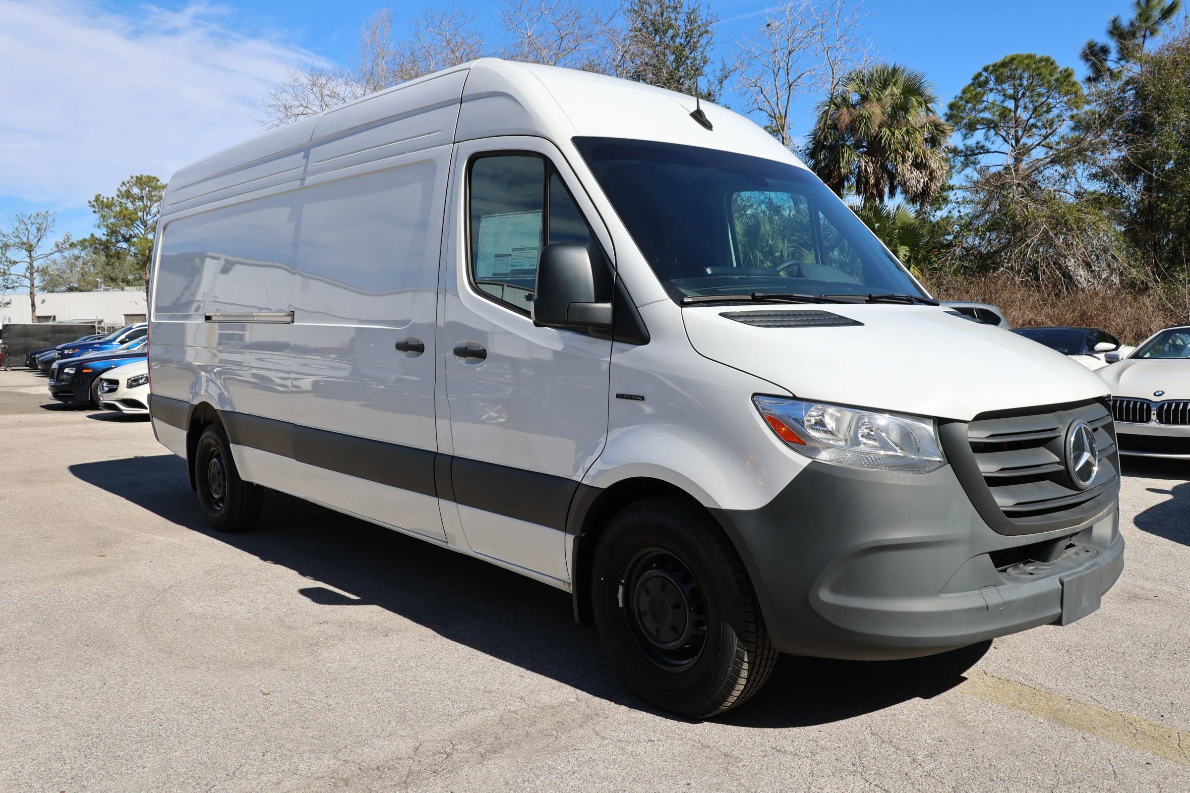 Used 2024 Mercedes-Benz eSprinter 170 Cargo image 28