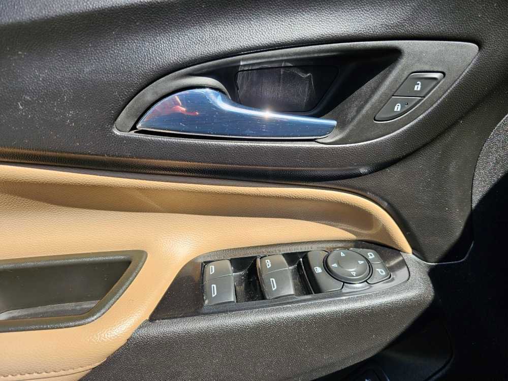 Used 2024 Chevrolet Equinox Premier AWD/4WD image 17