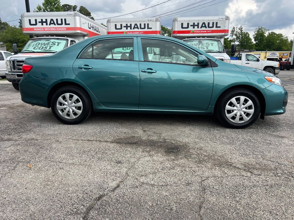 Used 2009 Toyota Corolla LE FWD image 2