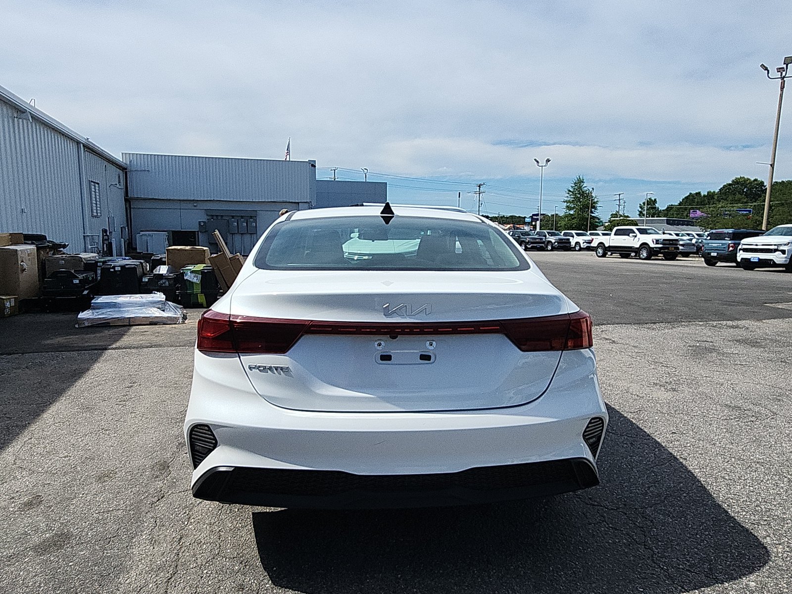 Used 2024 Kia Forte LXS w/ LXS Technology Package FWD image 4