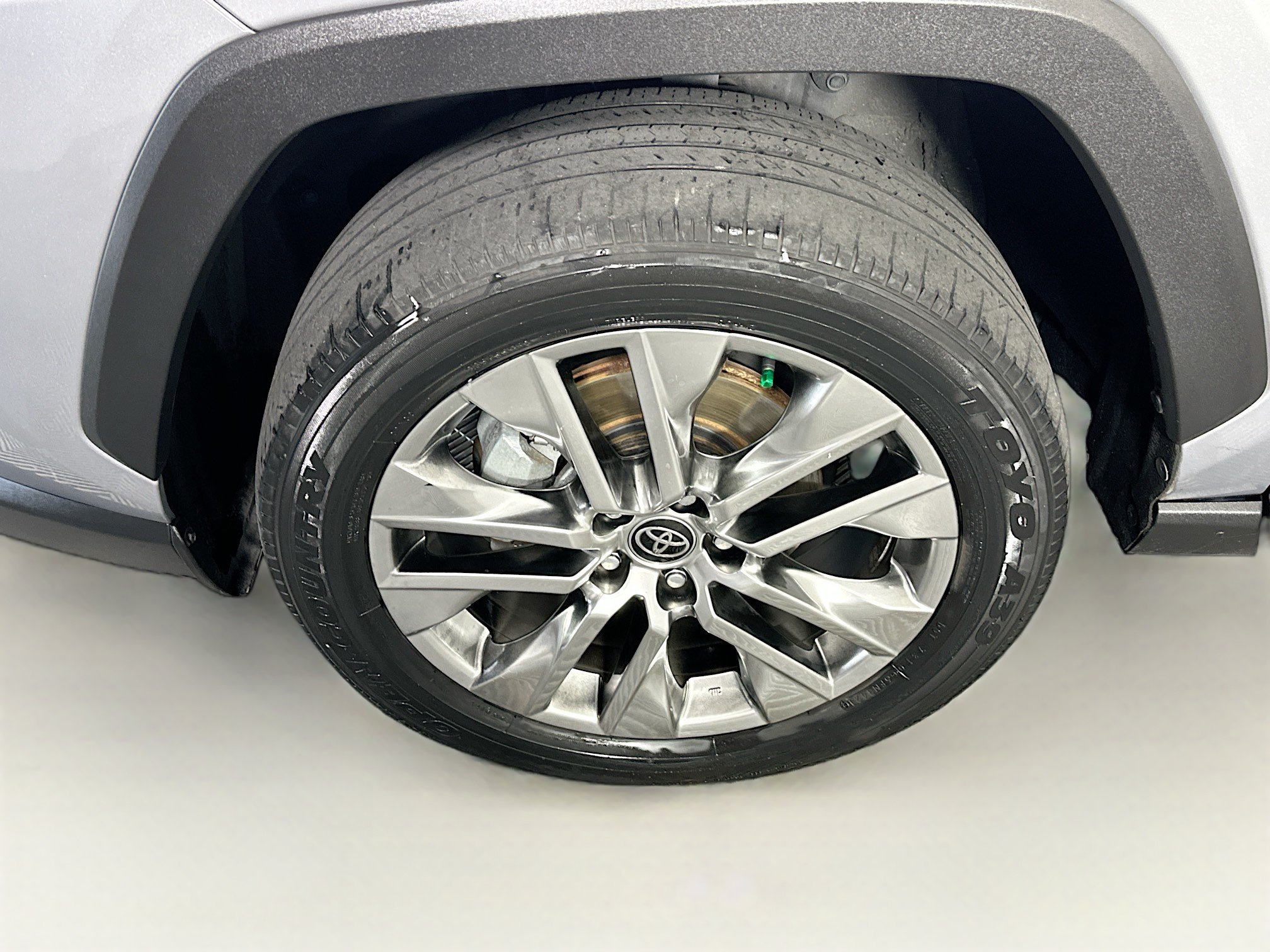 Used 2022 Toyota RAV4 XLE Premium FWD image 8
