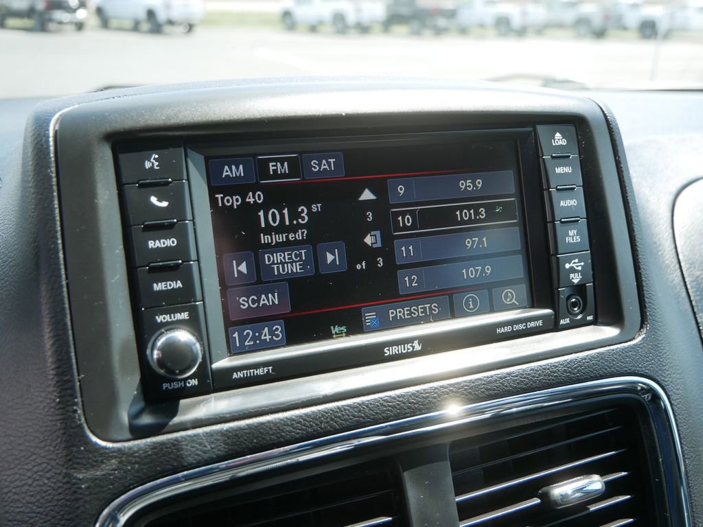 Used 2016 Dodge Grand Caravan SXT FWD image 21