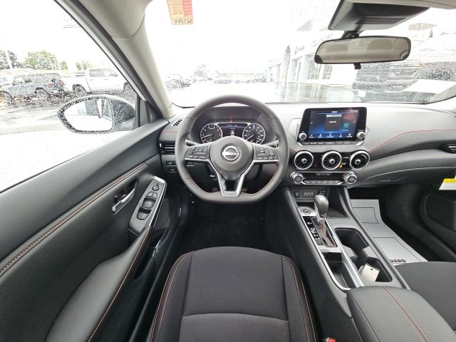 New 2025 Nissan Sentra SR image 22