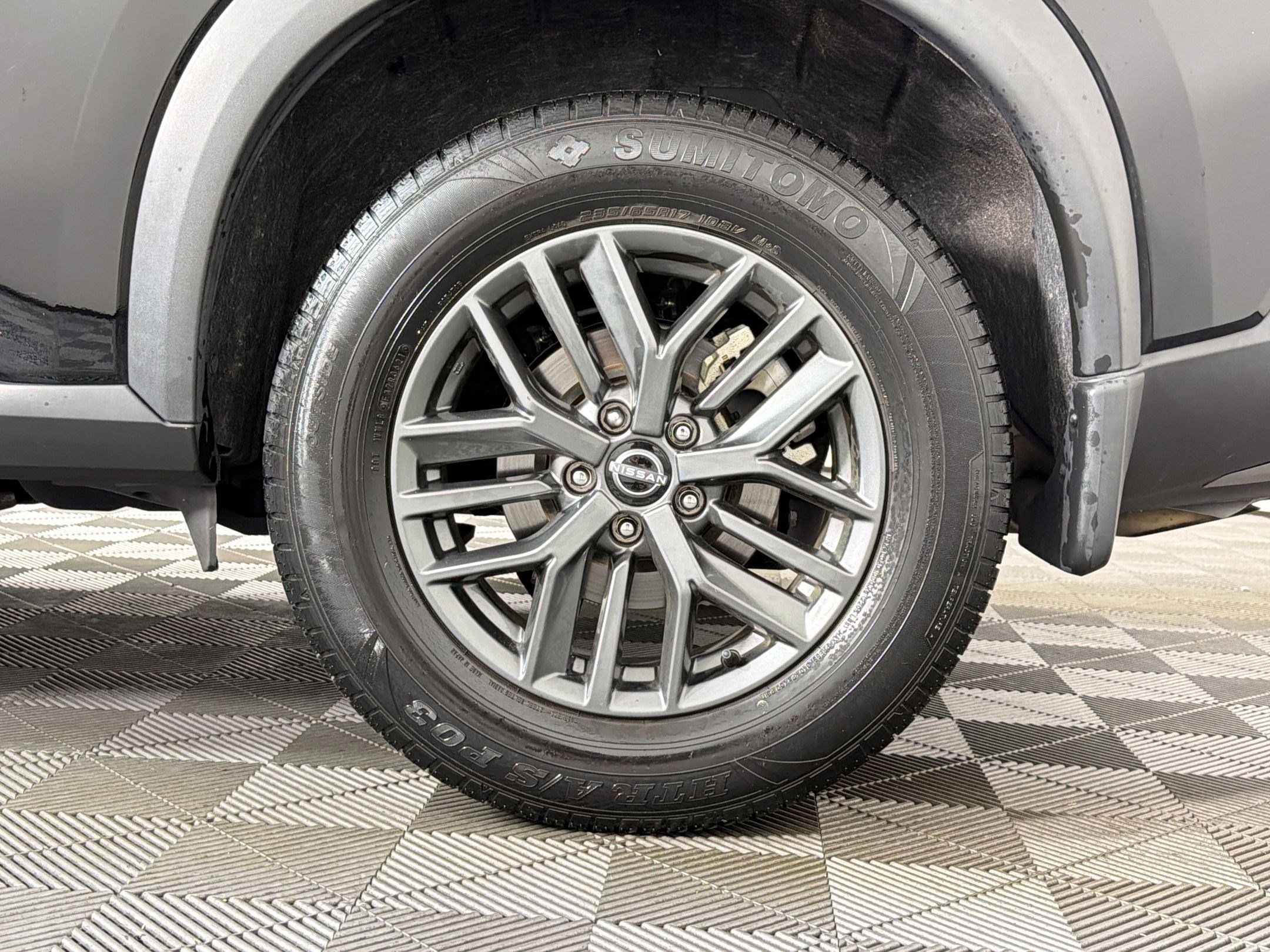 Used 2023 Nissan Rogue S AWD/4WD image 9
