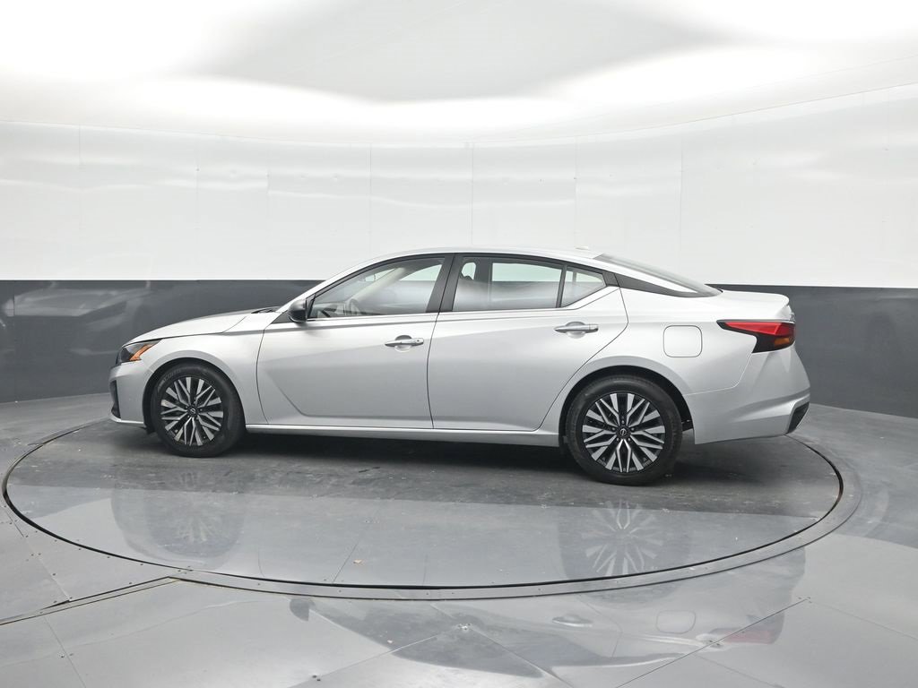Used 2024 Nissan Altima 2.5 SV image 27