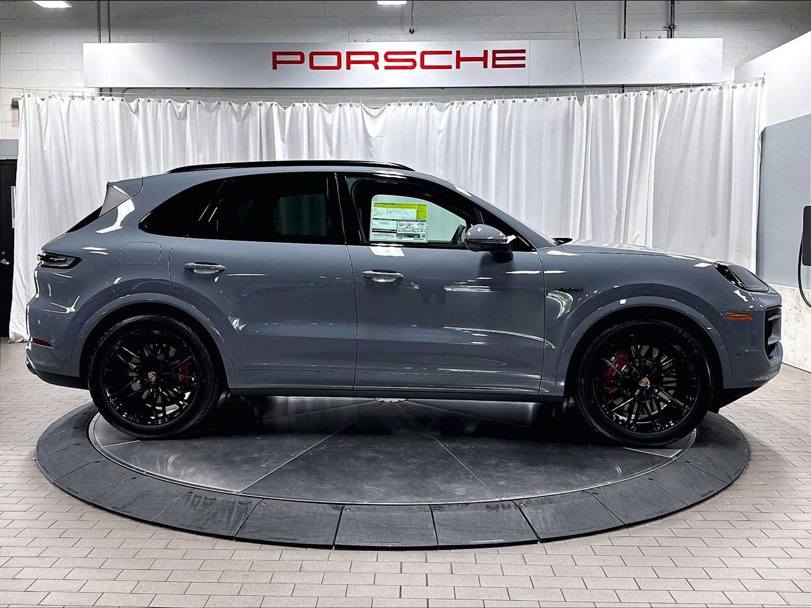 New 2026 Porsche Cayenne S AWD/4WD image 8