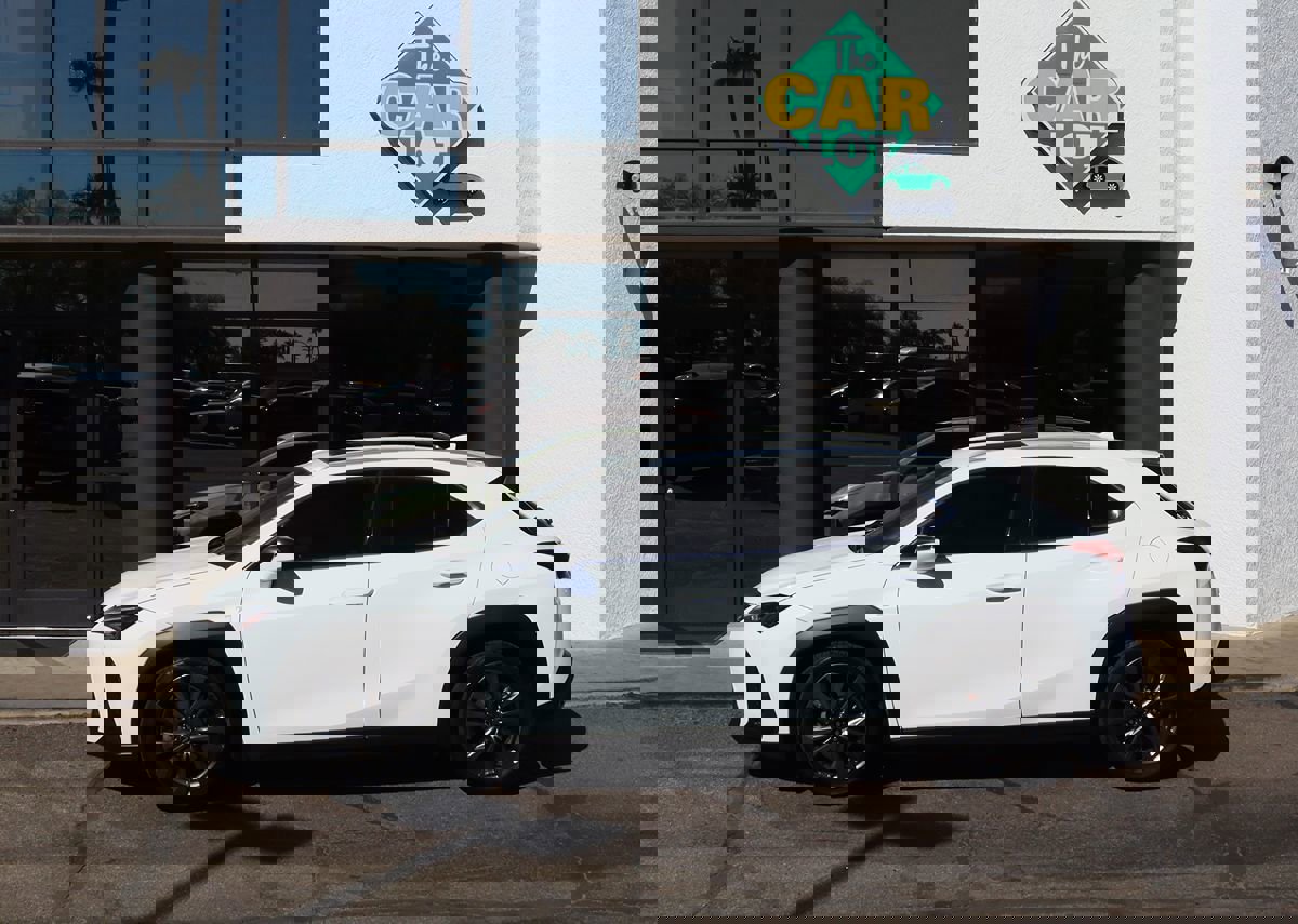 Used 2019 Lexus UX 200 F Sport w/ F Sport Premium Package image 8