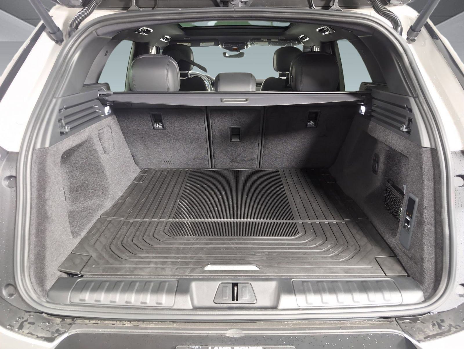 Used 2025 Land Rover Range Rover Sport SE image 26