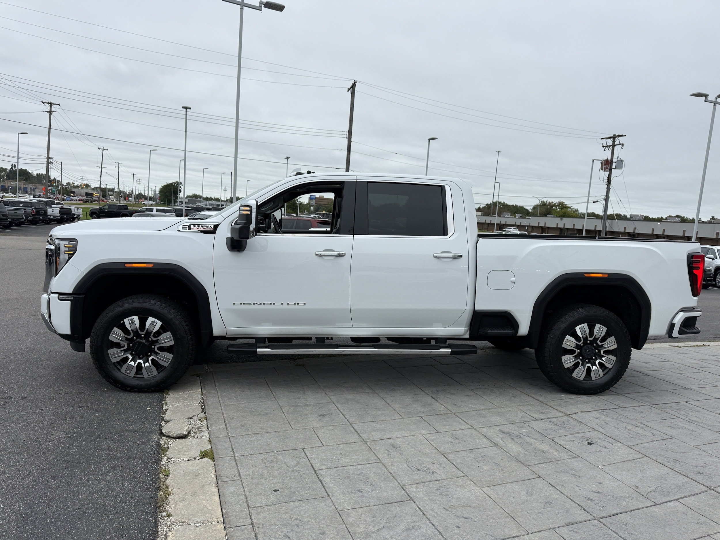 Used 2025 GMC Sierra 2500 Denali AWD/4WD image 4