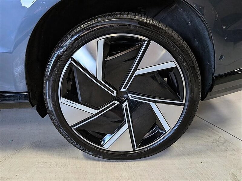 Used 2025 Volvo EX90 Ultra AWD/4WD image 14