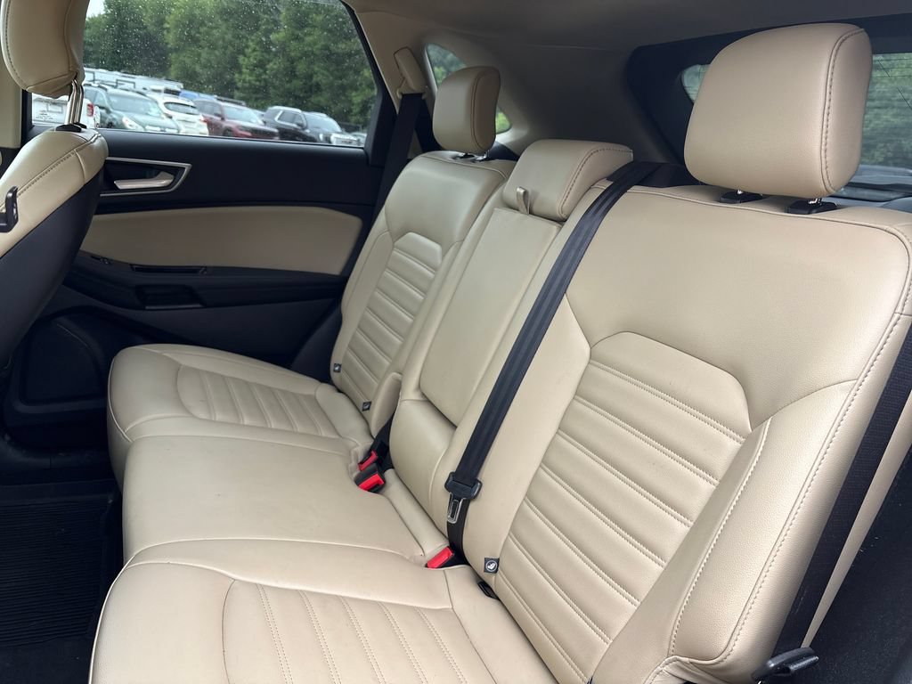 Used 2019 Ford Edge SEL w/ Equipment Group 201A AWD/4WD image 9