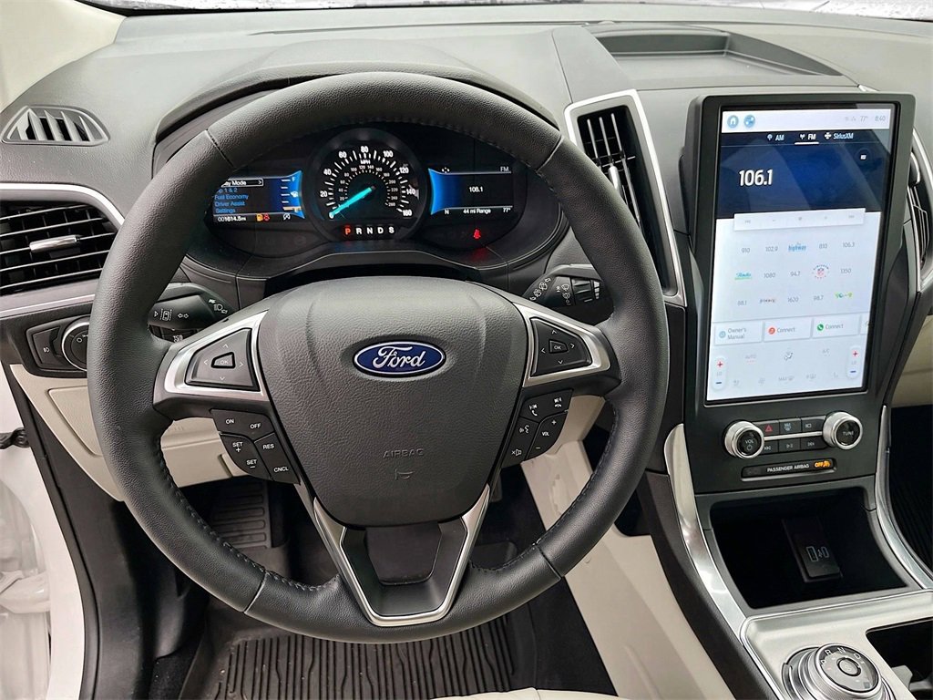 Used 2024 Ford Edge Titanium image 11