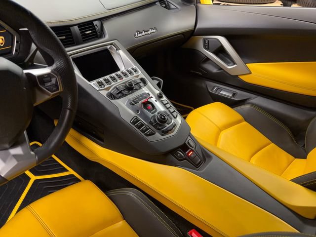 Used 2013 Lamborghini Aventador LP 700-4 AWD/4WD image 8