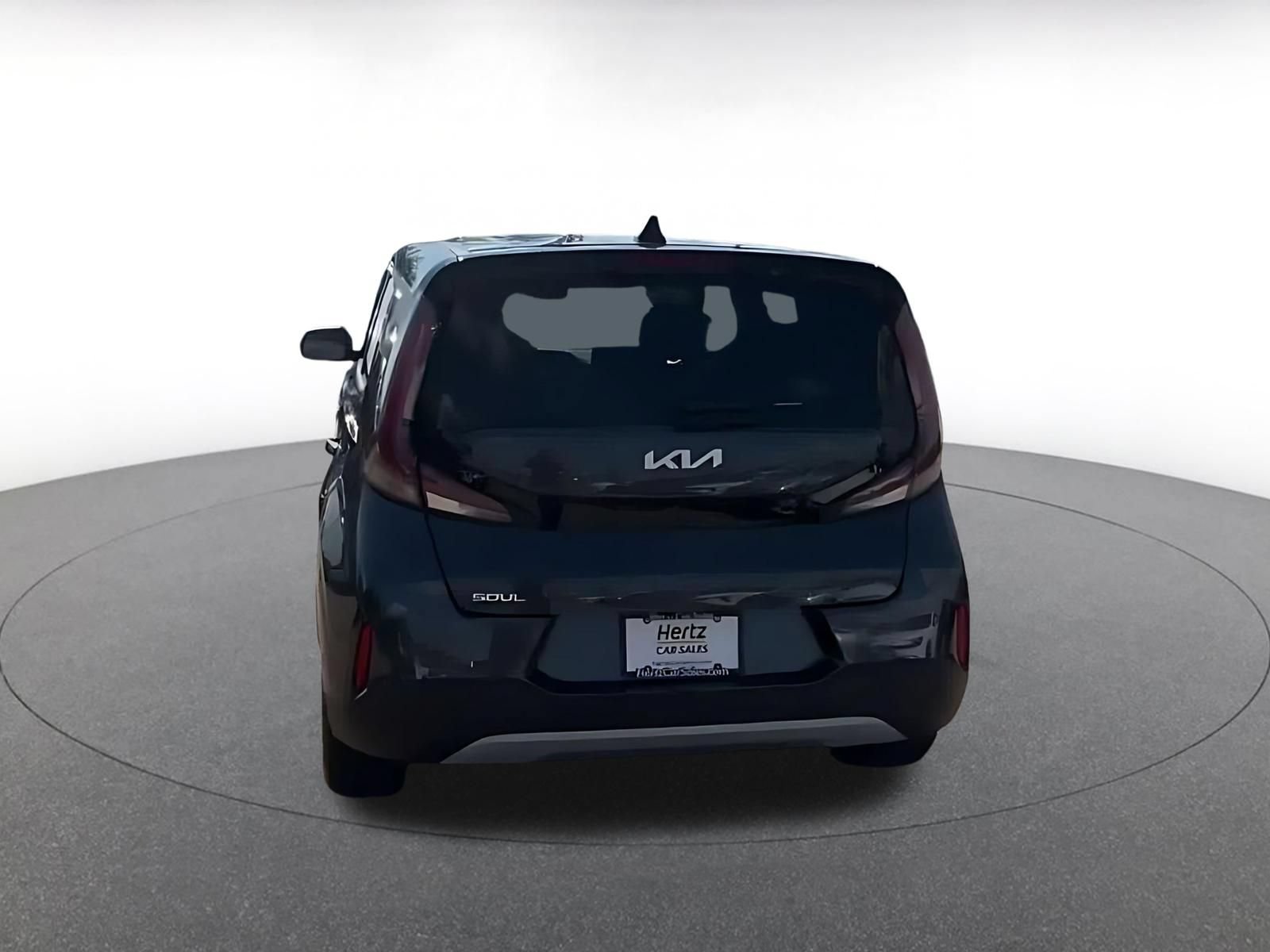 Used 2025 Kia Soul LX w/ LX Technology Package FWD image 10