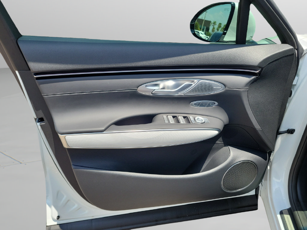 New 2026 Genesis GV70 2.5T Advanced AWD/4WD image 18