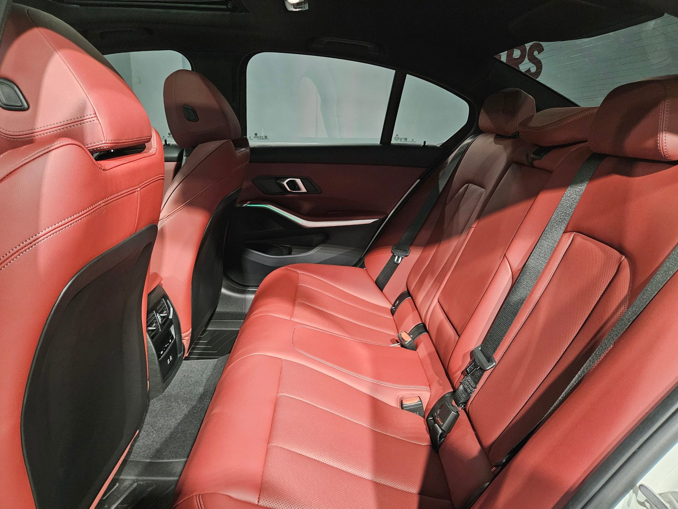 Used 2025 BMW 330i Sedan w/ Premium Package image 37