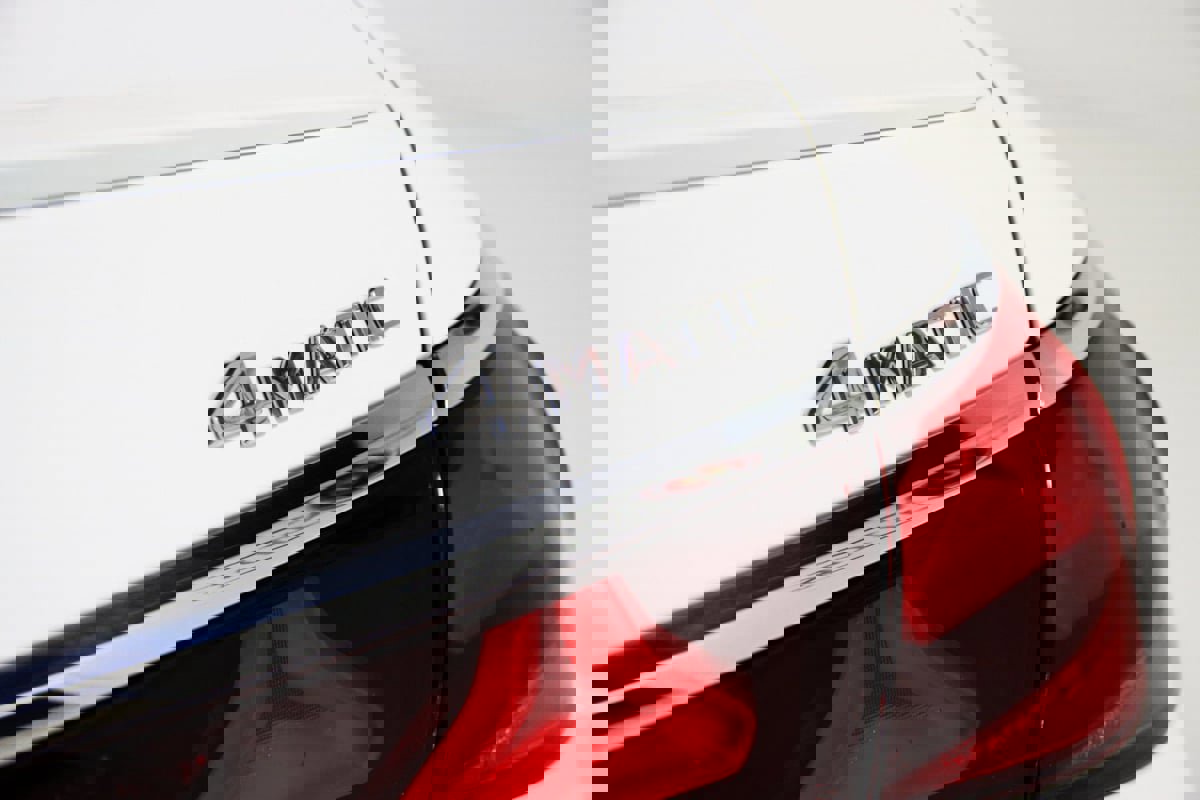 Used 2025 Mercedes-Benz E 350 4MATIC Sedan image 12