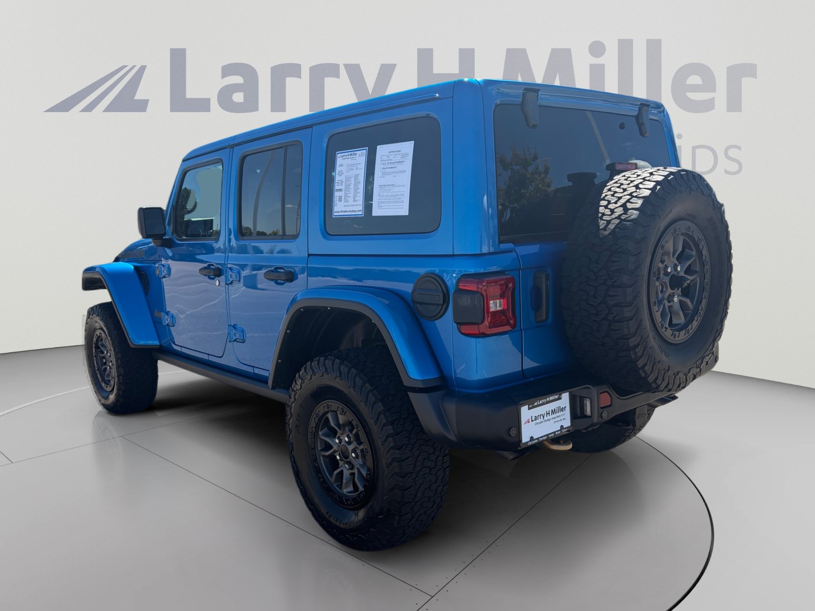 Used 2023 Jeep Wrangler Unlimited Rubicon 392 w/ Trailer Tow Package AWD/4WD image 4