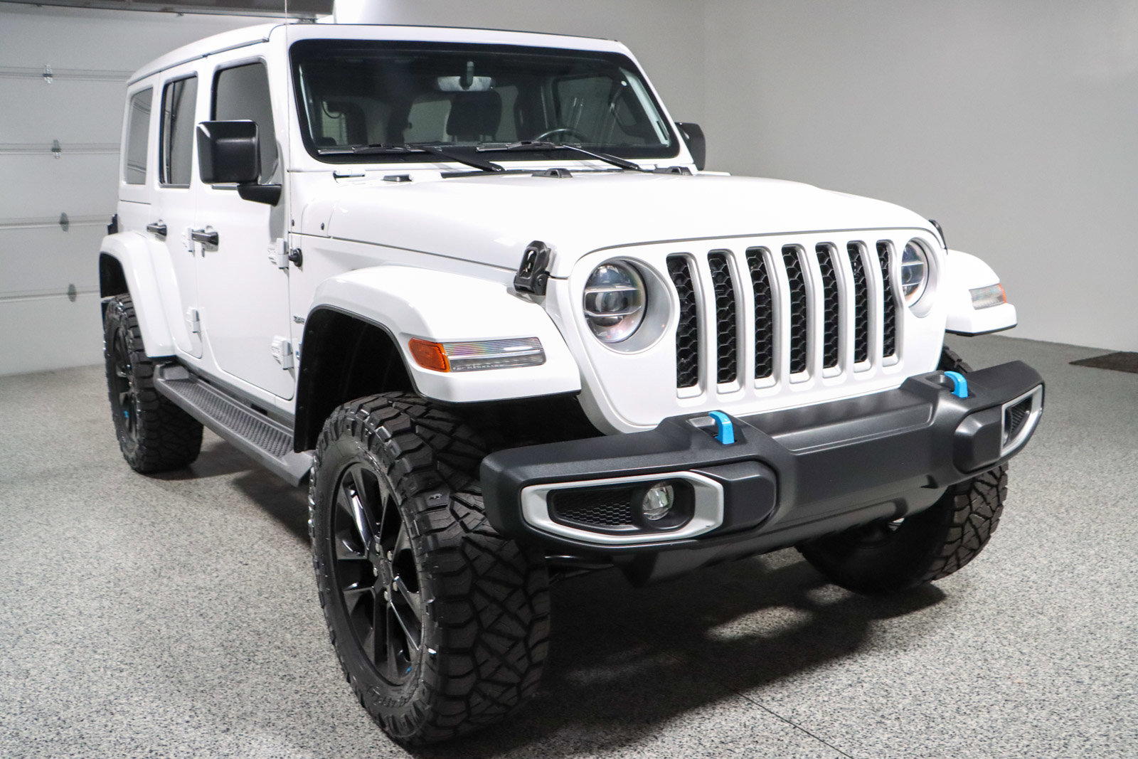 Used 2022 Jeep Wrangler Unlimited Sahara w/ Cold Weather Group image 6
