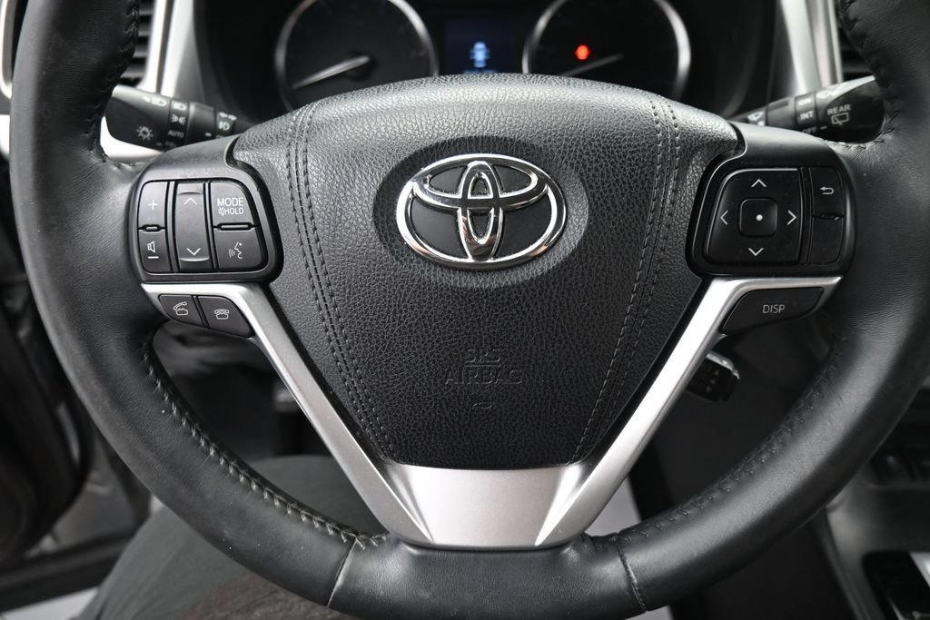 Used 2016 Toyota Highlander Plus AWD/4WD image 21