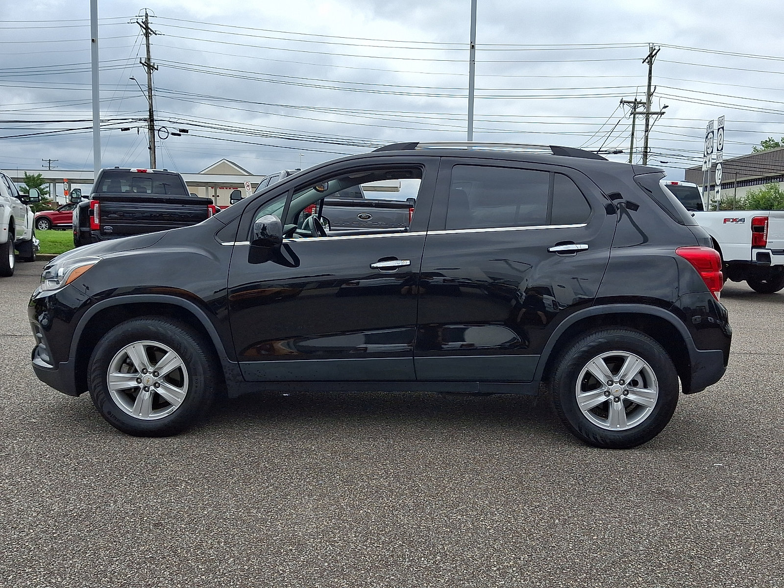 Used 2019 Chevrolet Trax LT w/ LT Convenience Package AWD/4WD image 5