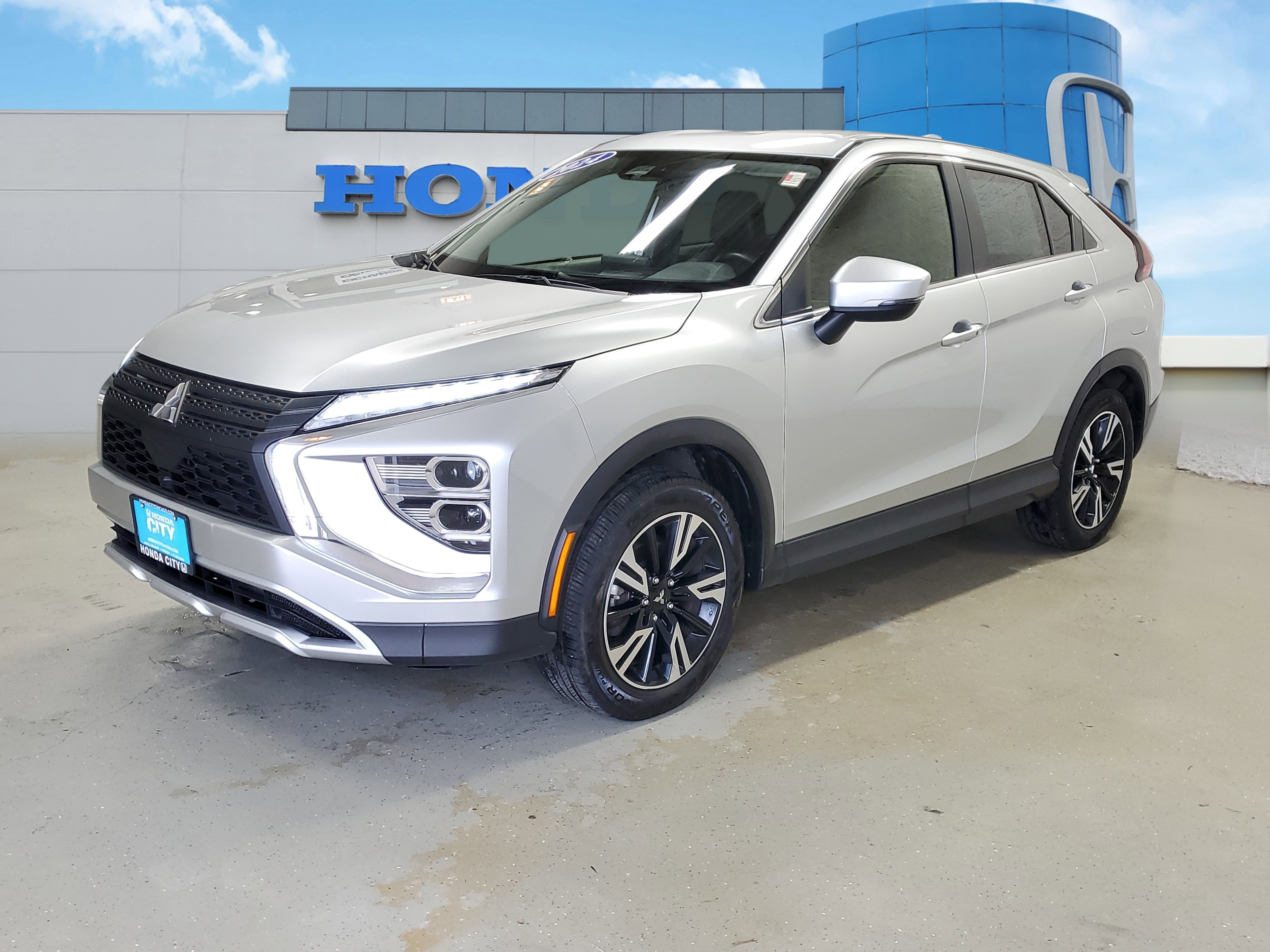 Used 2024 Mitsubishi Eclipse Cross SE AWD/4WD image 2