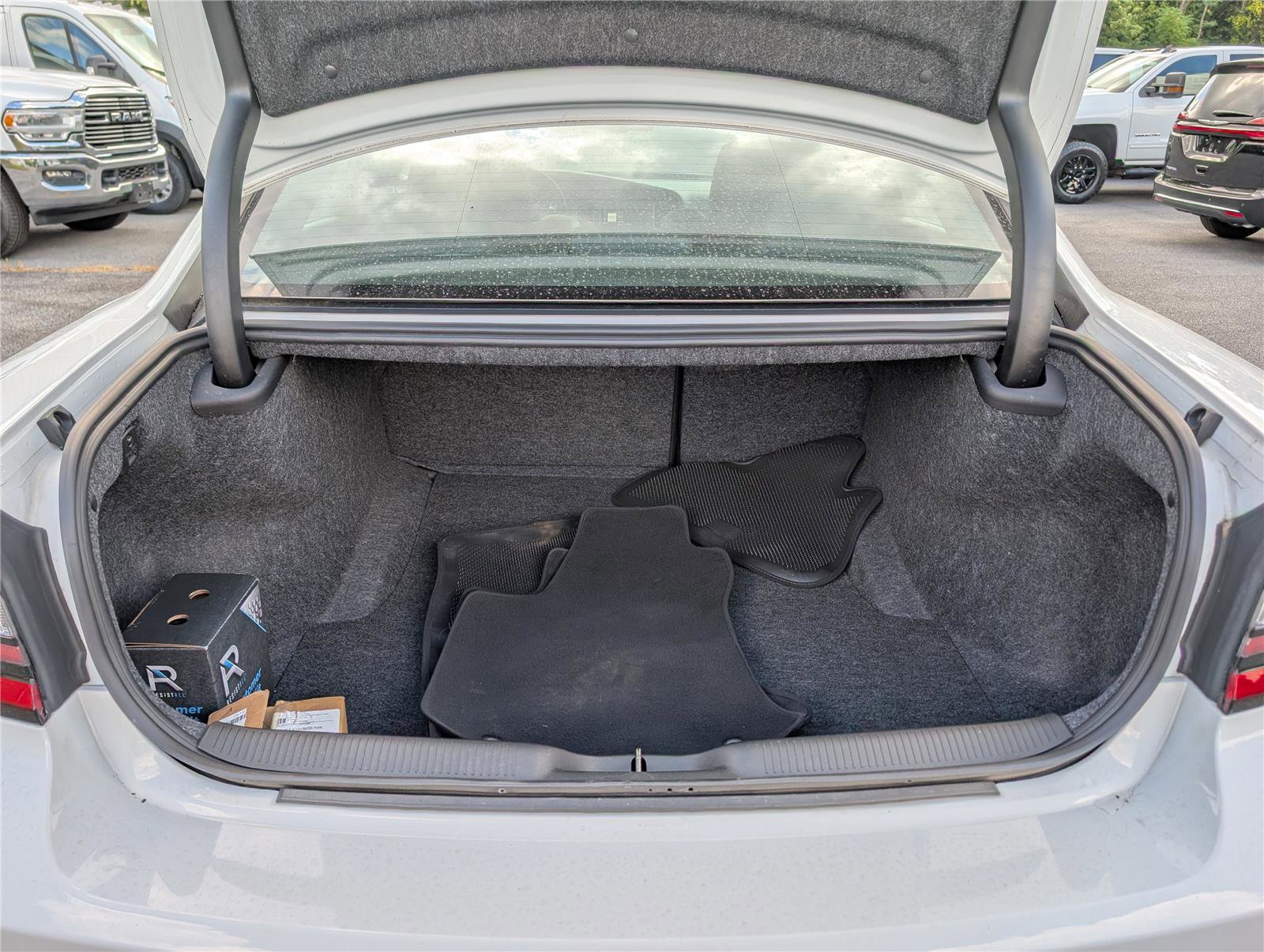 Used 2023 Dodge Charger Scat Pack w/ Dynamics Package image 13