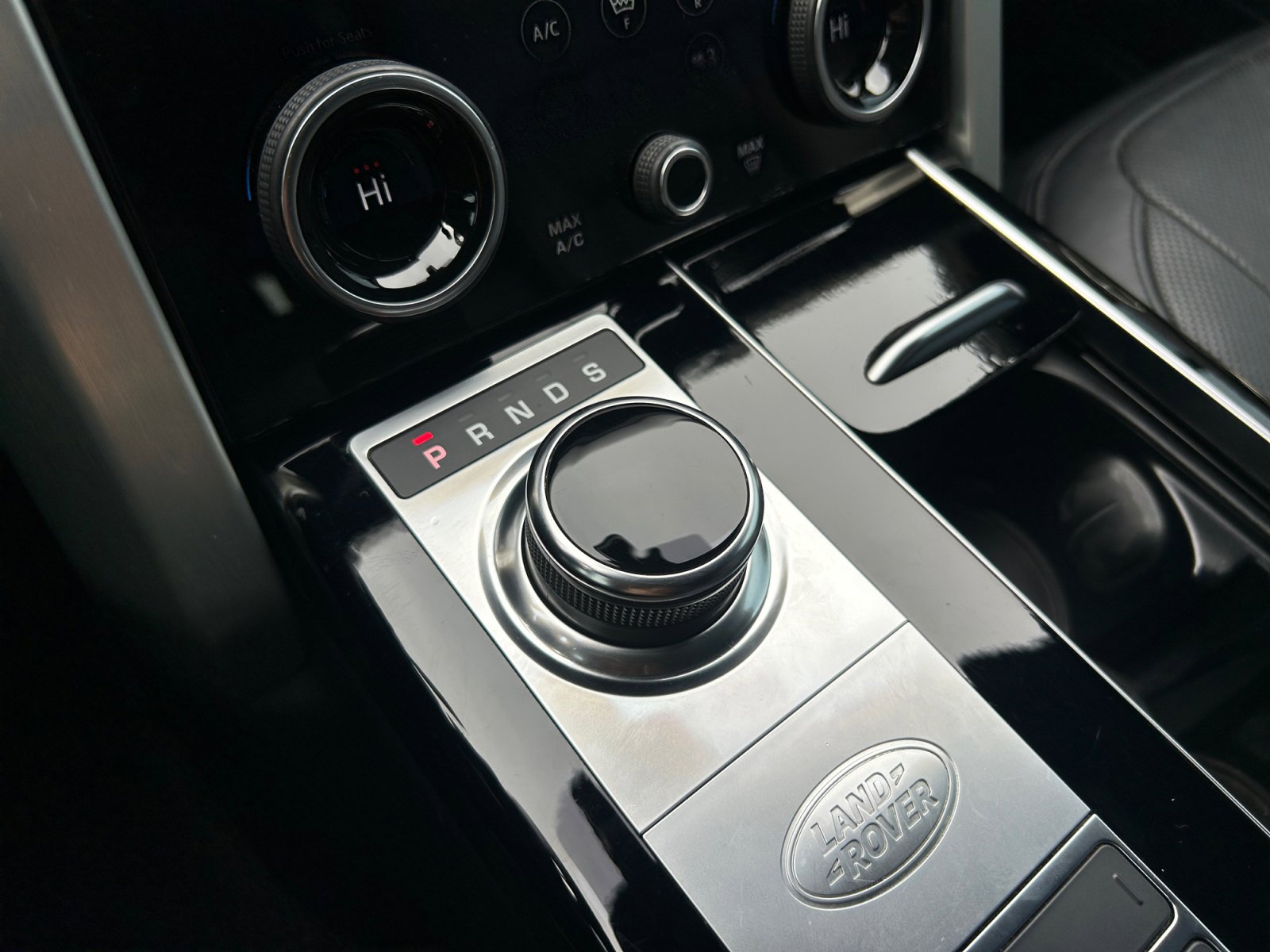 Used 2019 Land Rover Range Rover HSE image 22