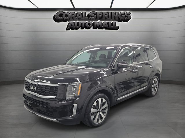 Certified 2022 Kia Telluride S FWD image 3