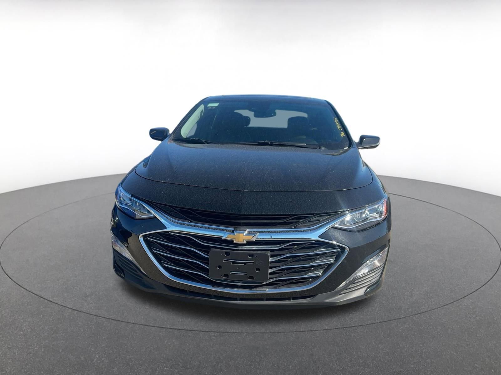 Used 2024 Chevrolet Malibu LT image 2