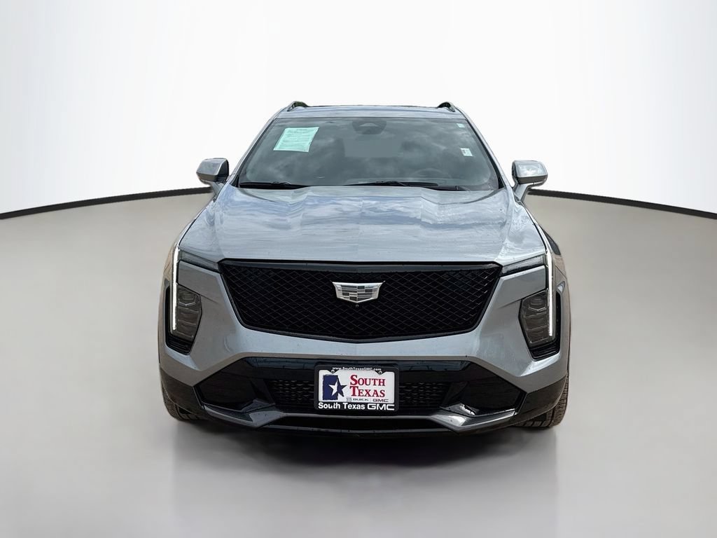 Used 2025 Cadillac XT4 Sport w/ LPO, Onyx Lite Package FWD image 2