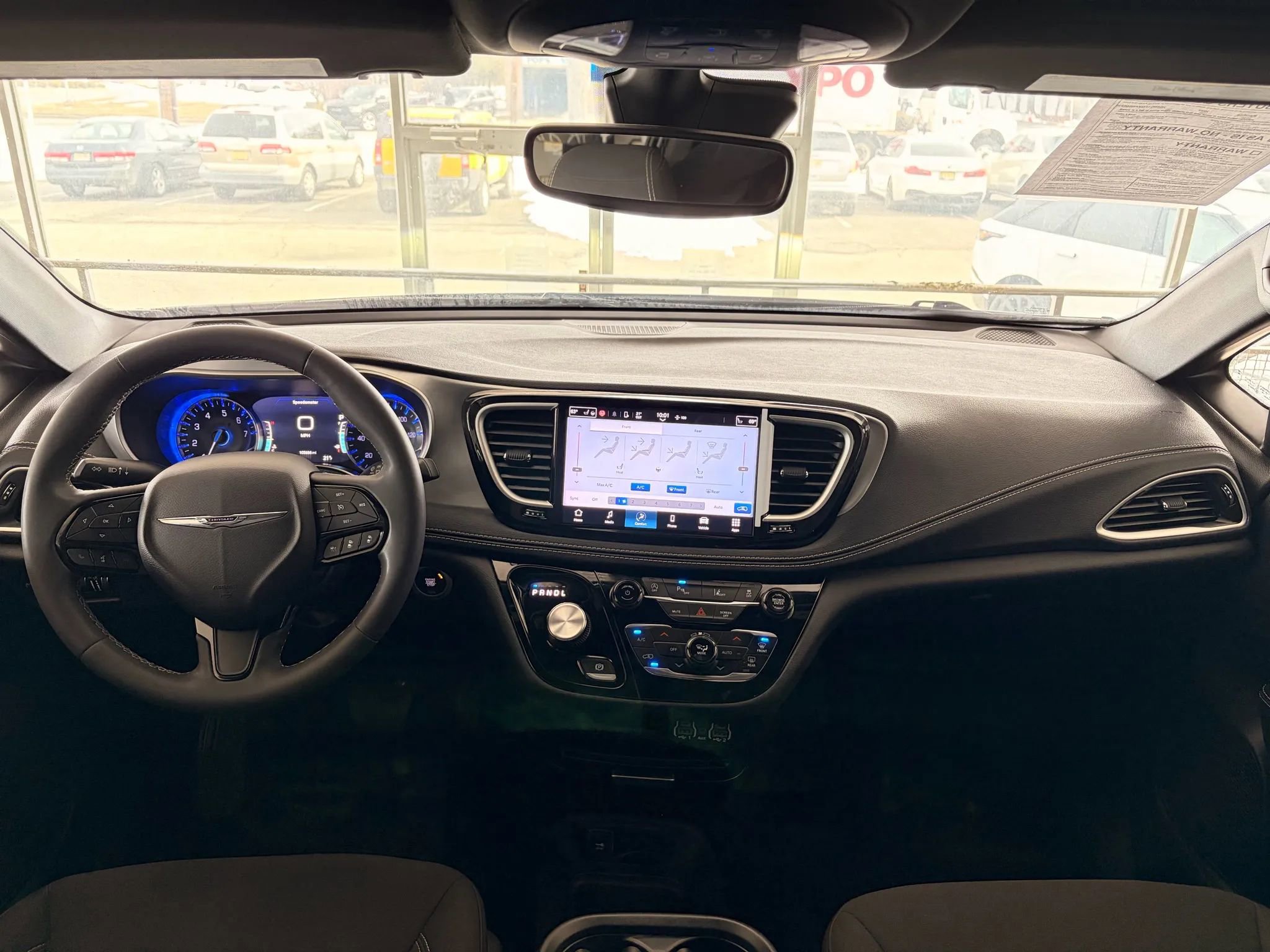 Used 2023 Chrysler Pacifica Touring image 19