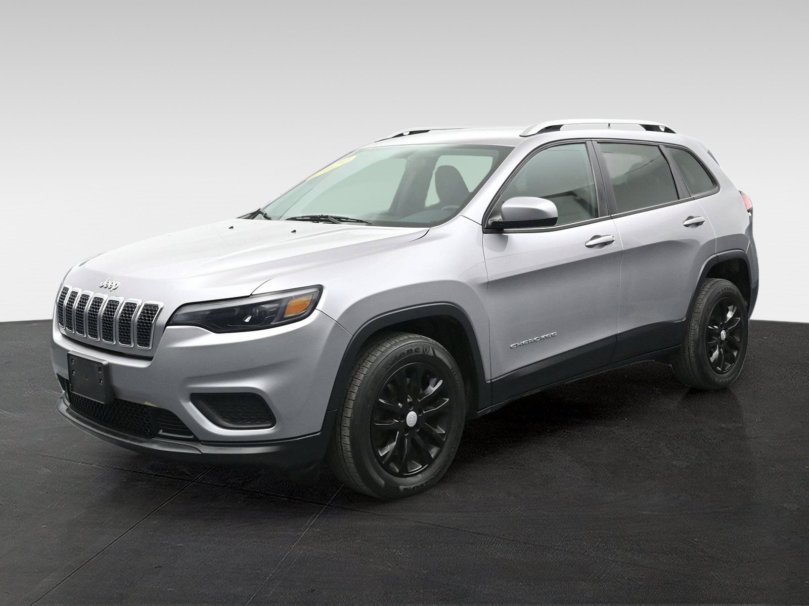 Used 2020 Jeep Cherokee Latitude w/ Cold Weather Group FWD image 8