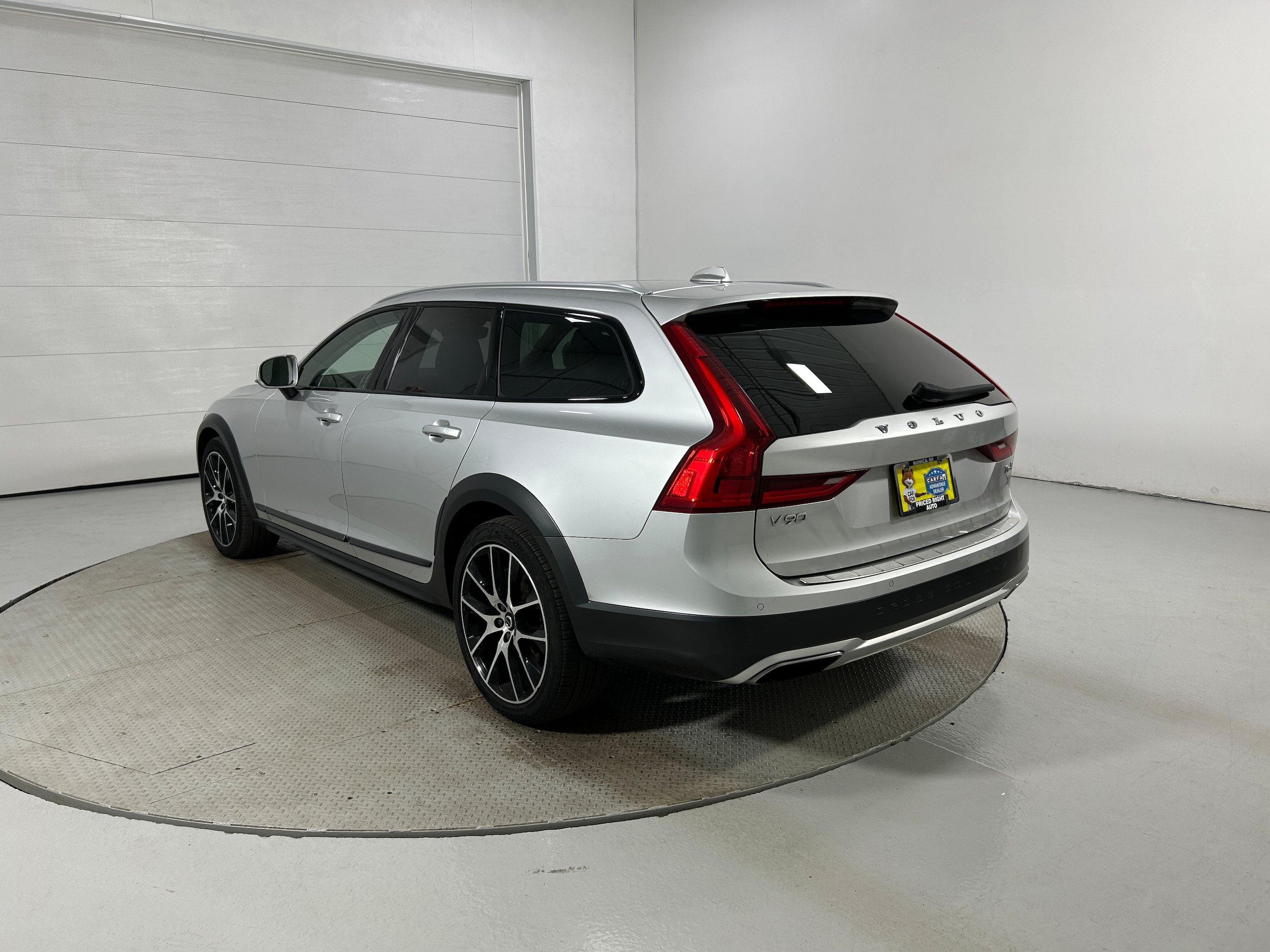 Used 2020 Volvo V90 T6 Cross Country AWD/4WD image 22