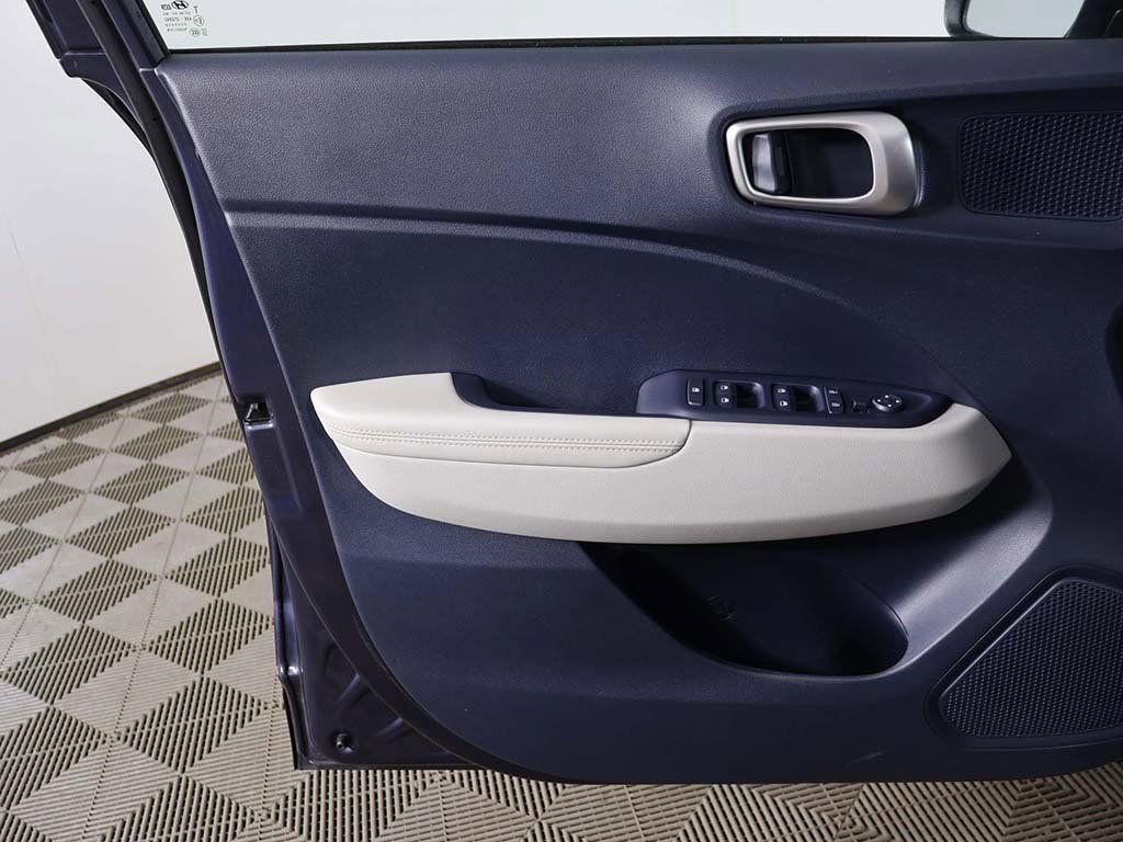 Certified 2023 Hyundai Venue Limited image 20