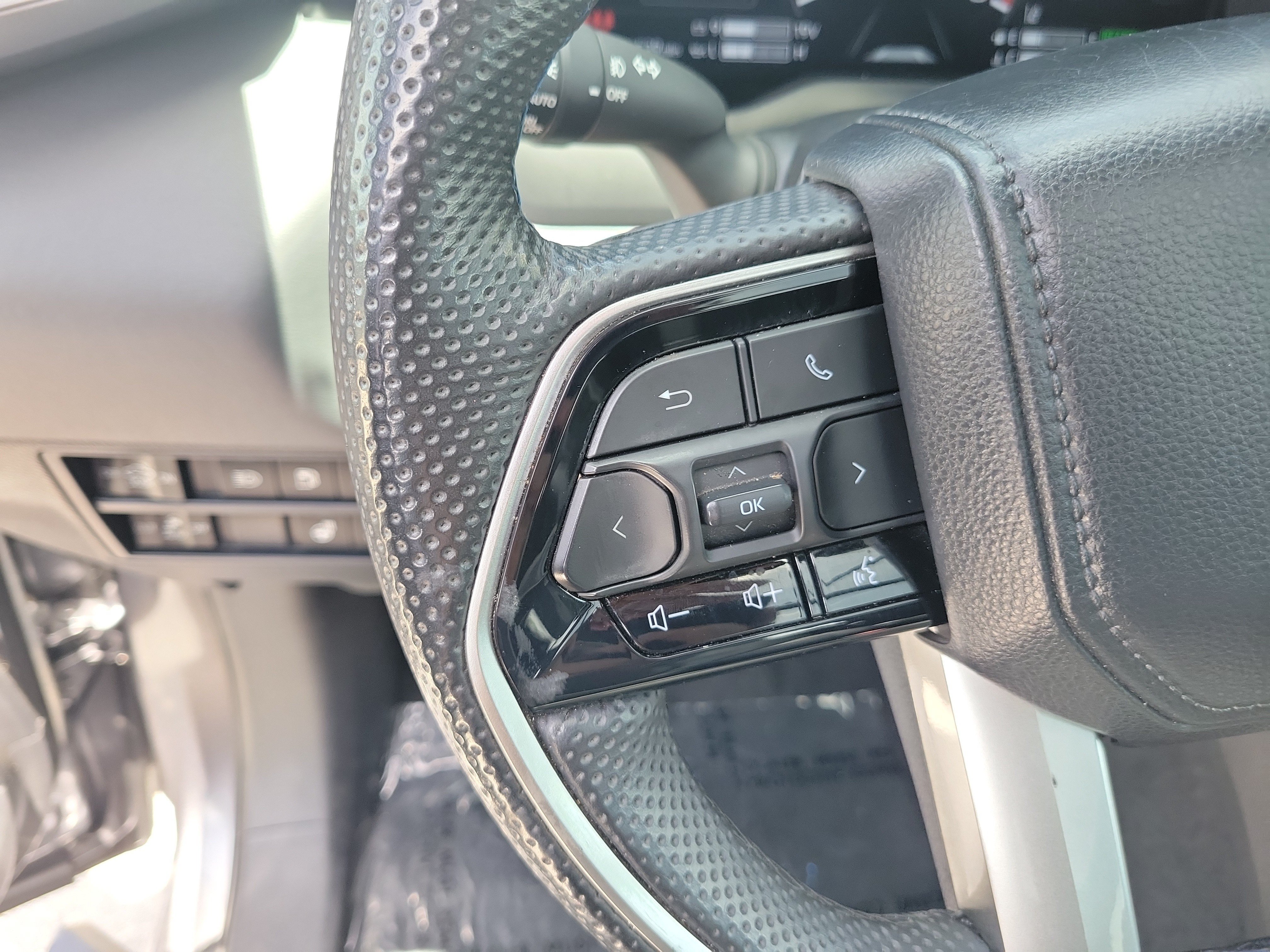 Used 2024 Toyota Tundra Platinum AWD/4WD image 31