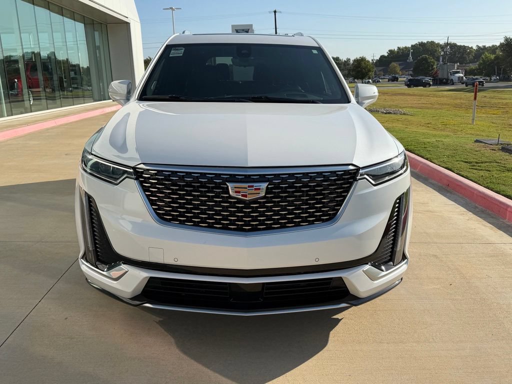 Used 2025 Cadillac XT6 Premium Luxury w/ Technology Package FWD image 7