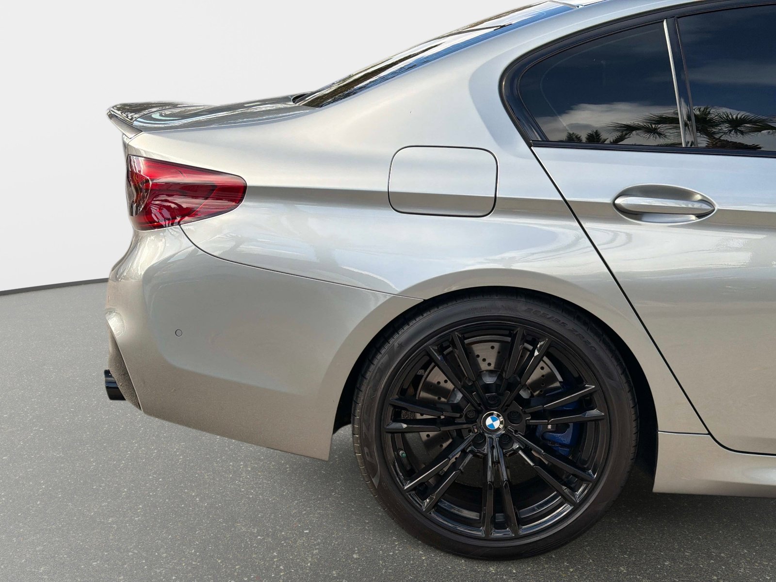 Used 2019 BMW M5 w/ Executive Package image 18