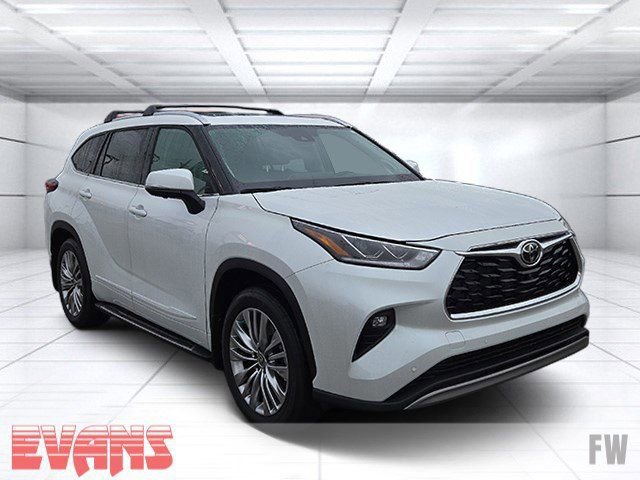 Certified 2025 Toyota Highlander Platinum image 1