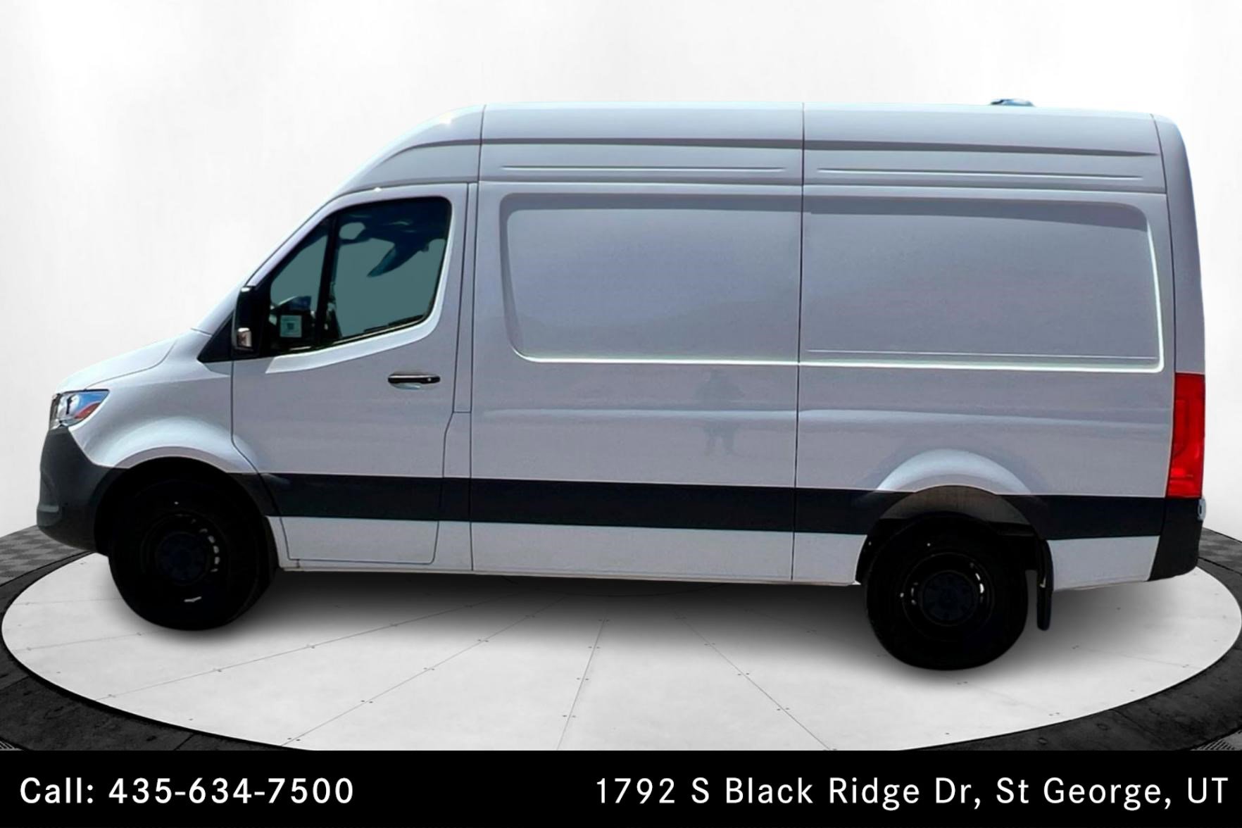 Used 2025 Mercedes-Benz Sprinter 2500 image 2