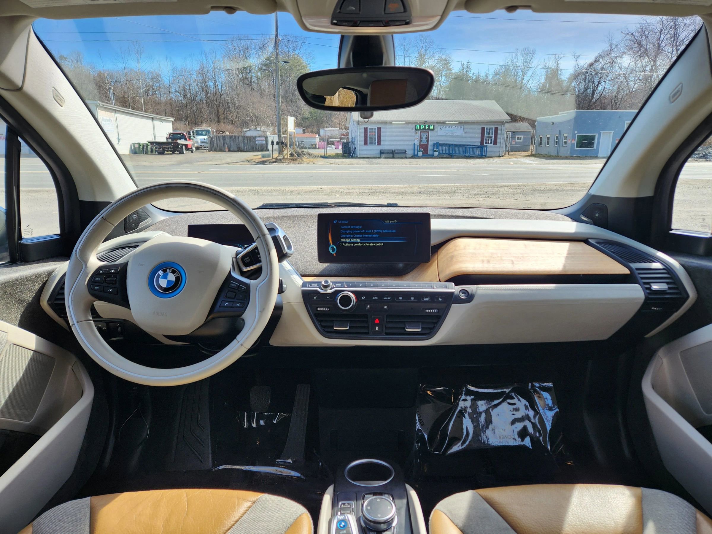 Used 2015 BMW i3 w/ Range Extender image 26