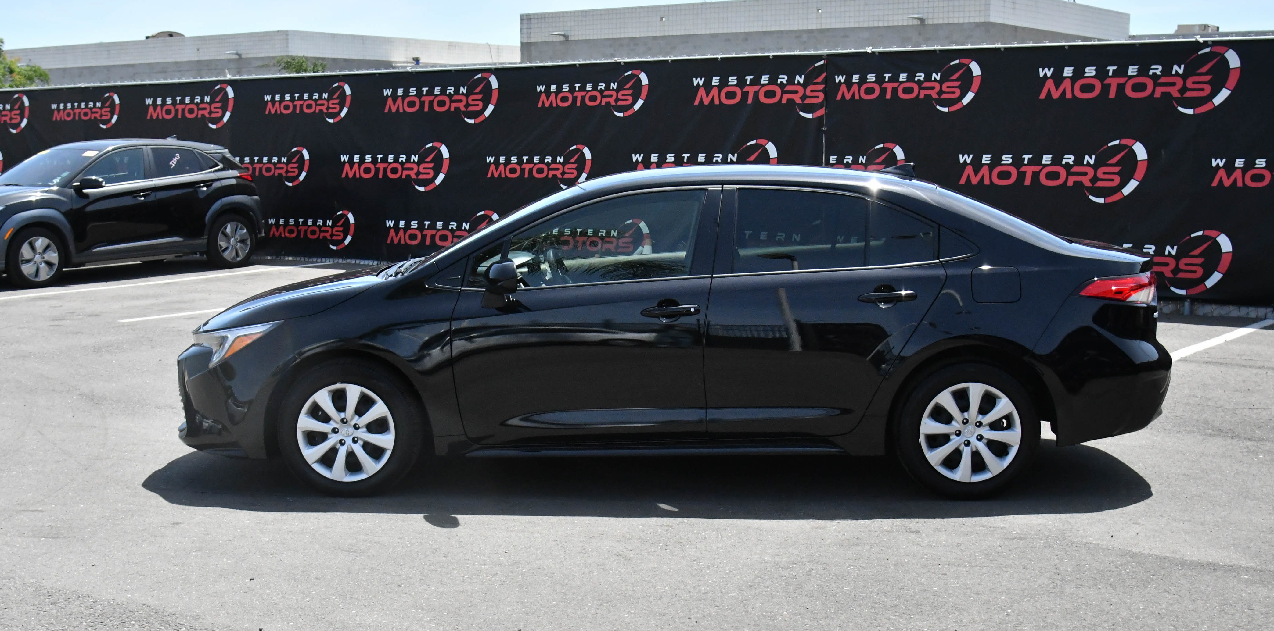 Used 2025 Toyota Corolla LE w/ Convenience Package FWD image 4