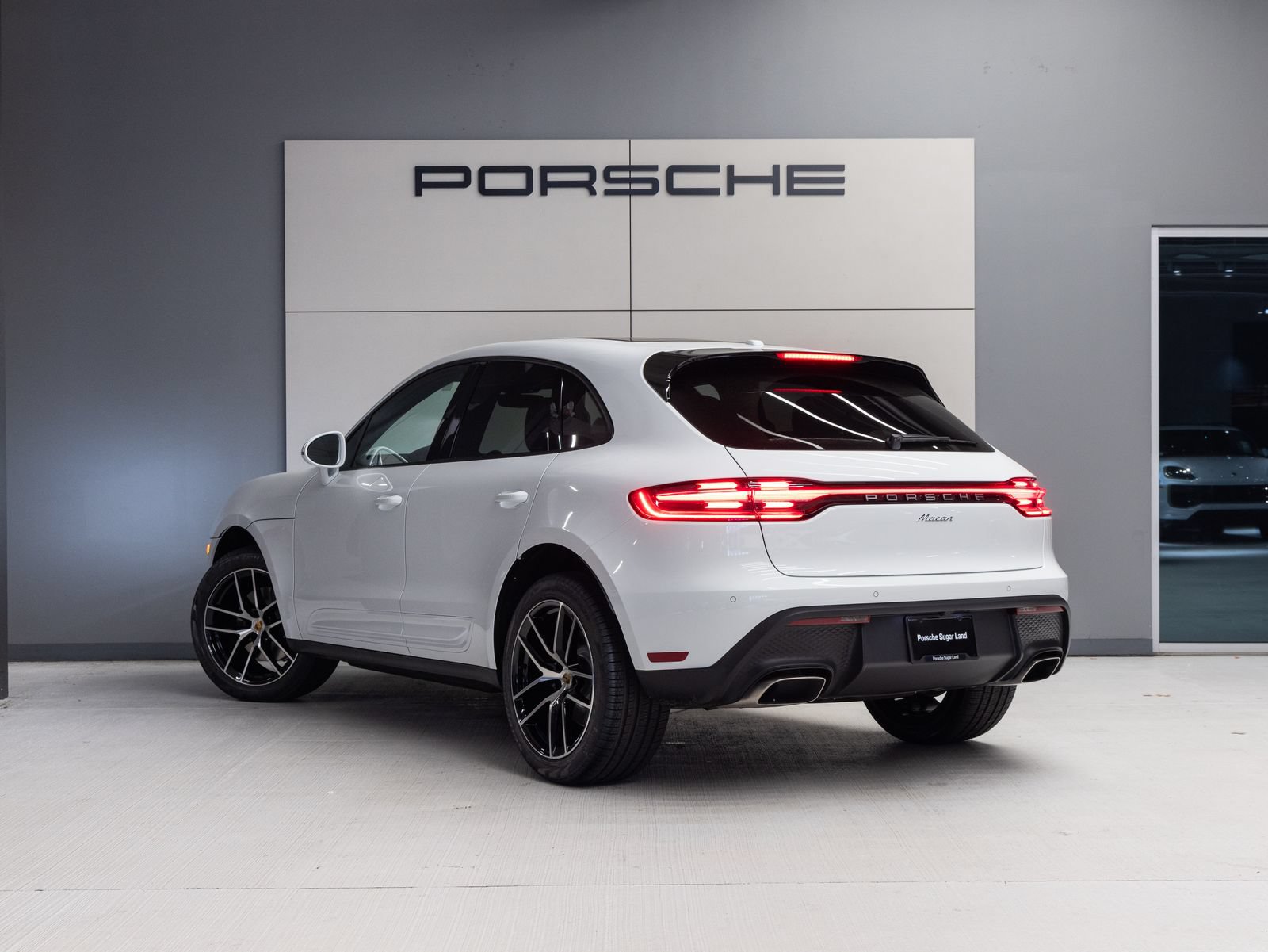 New 2026 Porsche Macan AWD/4WD image 3