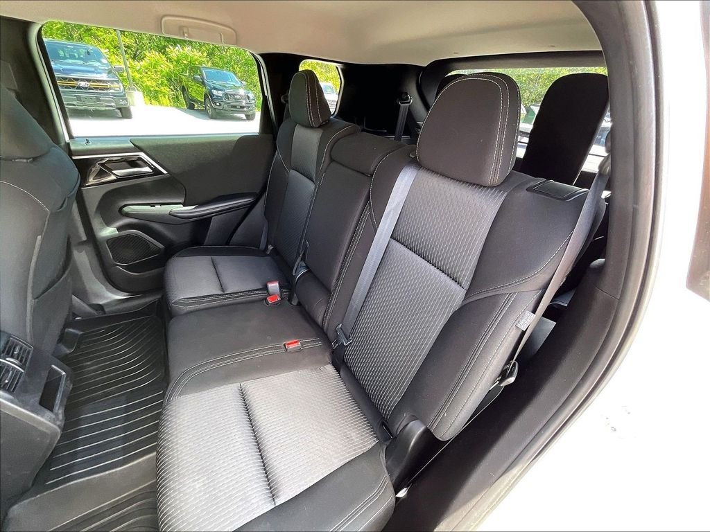 Used 2023 Mitsubishi Outlander ES AWD/4WD image 14