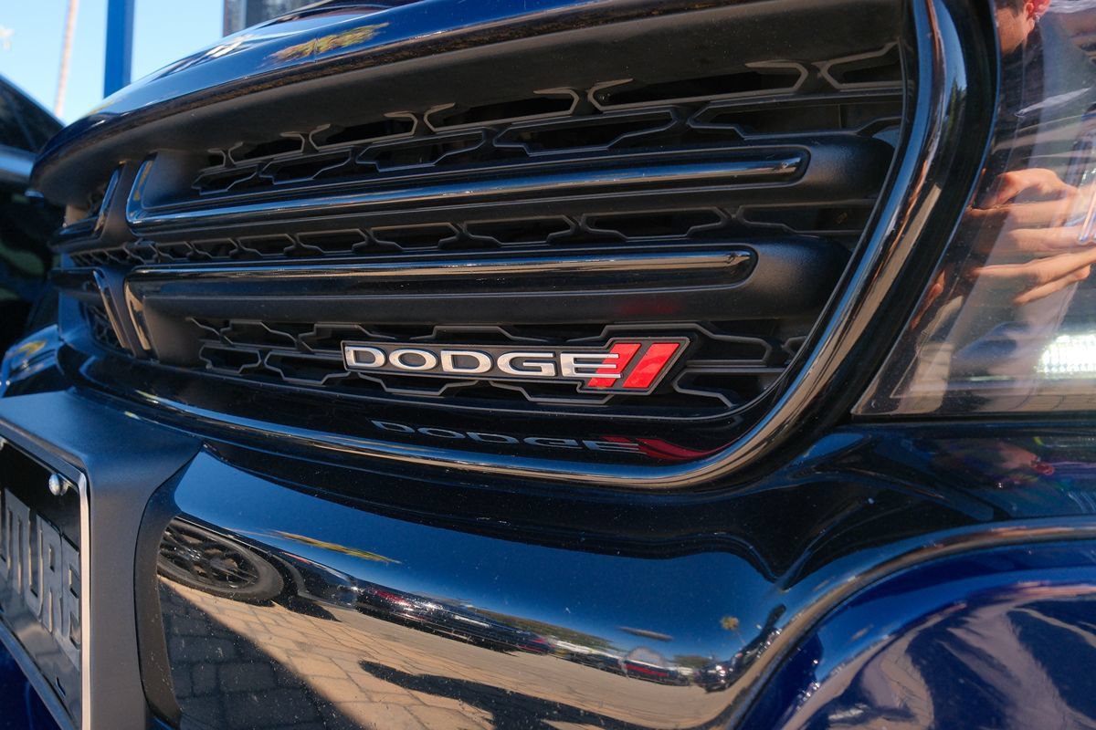 Used 2016 Dodge Charger SE w/ Blacktop Package RWD image 33