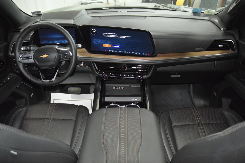 Used 2025 Chevrolet Tahoe High Country AWD/4WD image 31