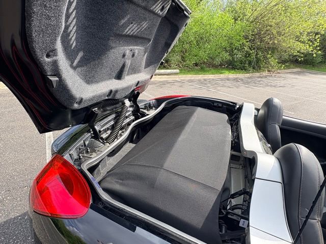 Used 2007 Pontiac Solstice GXP w/ Premium Package RWD image 14