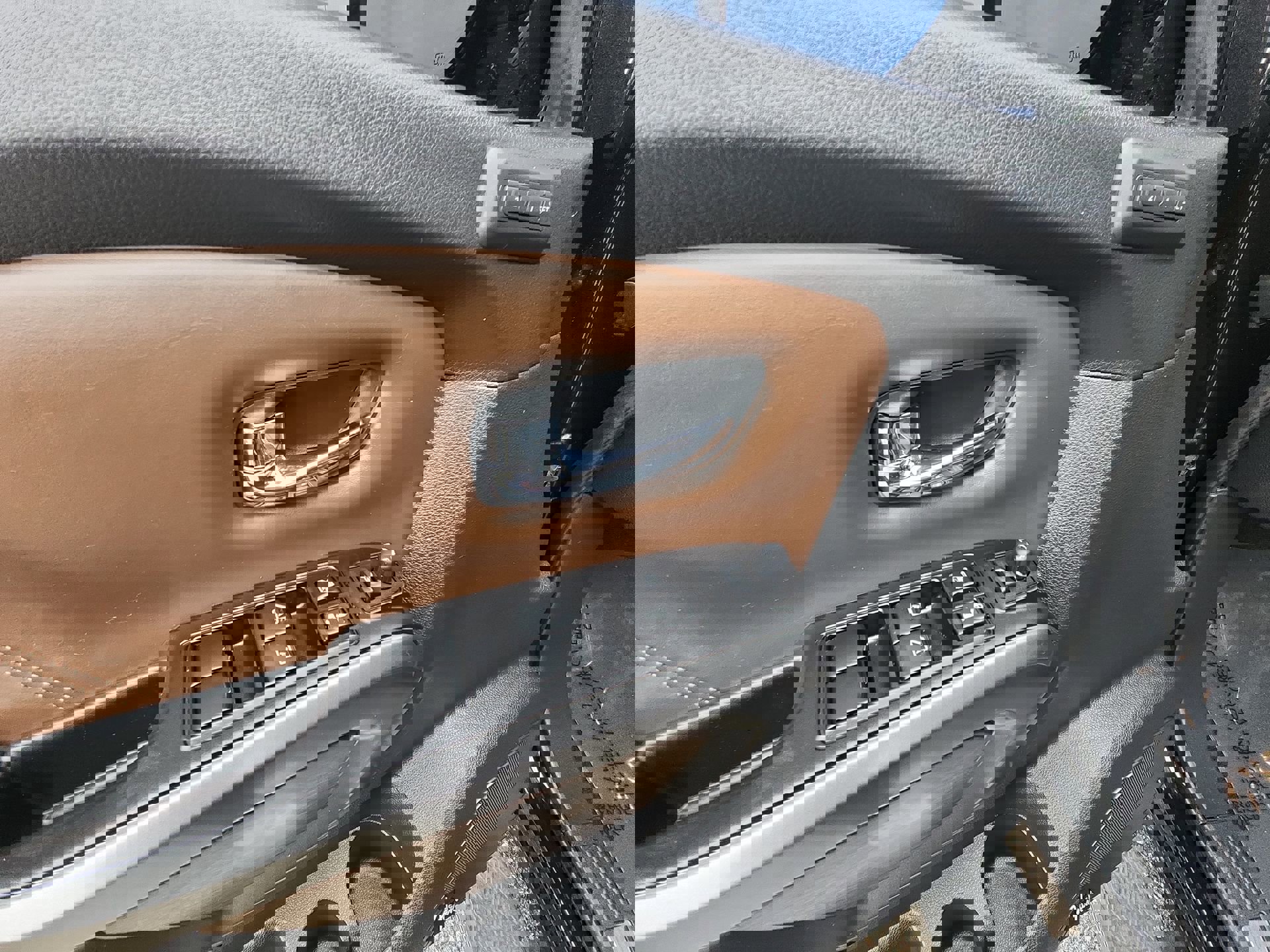 Used 2019 Nissan Titan Platinum Reserve image 15