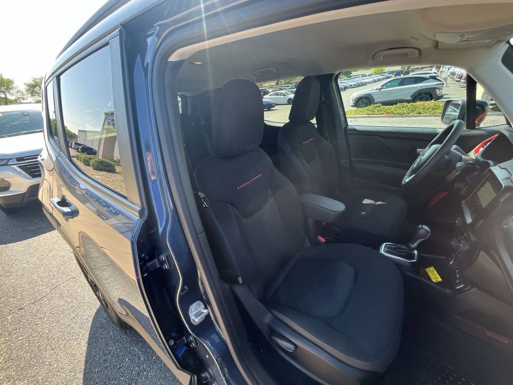 Used 2023 Jeep Renegade Trailhawk AWD/4WD image 24